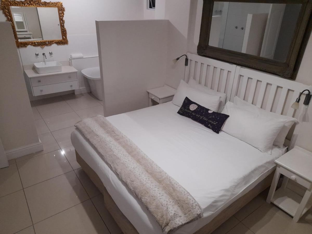 Beach Club Self Catering Apartments Mossel Bay Esterno foto