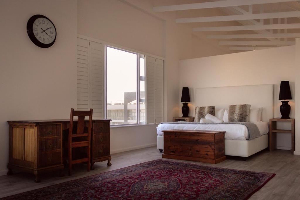 Beach Club Self Catering Apartments Mossel Bay Esterno foto