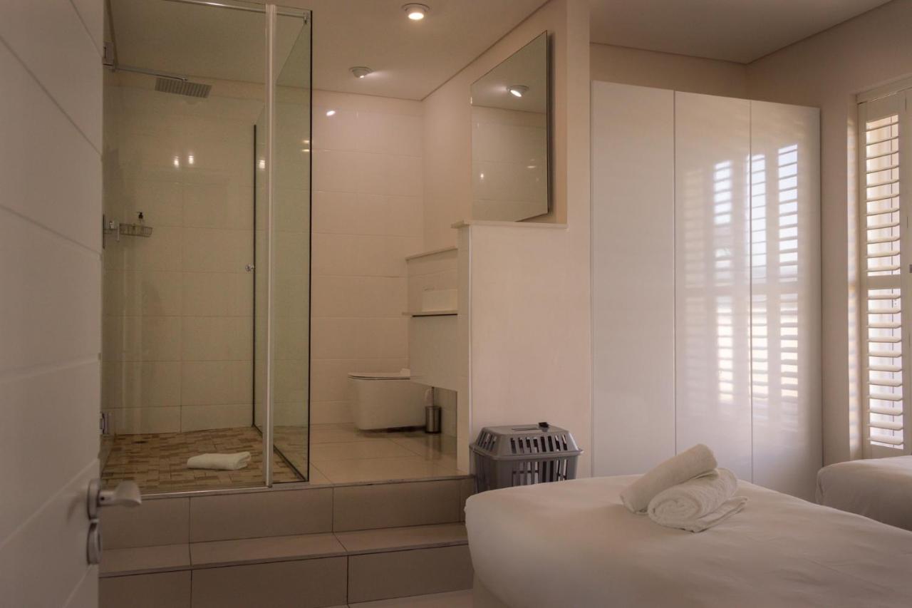 Beach Club Self Catering Apartments Mossel Bay Esterno foto