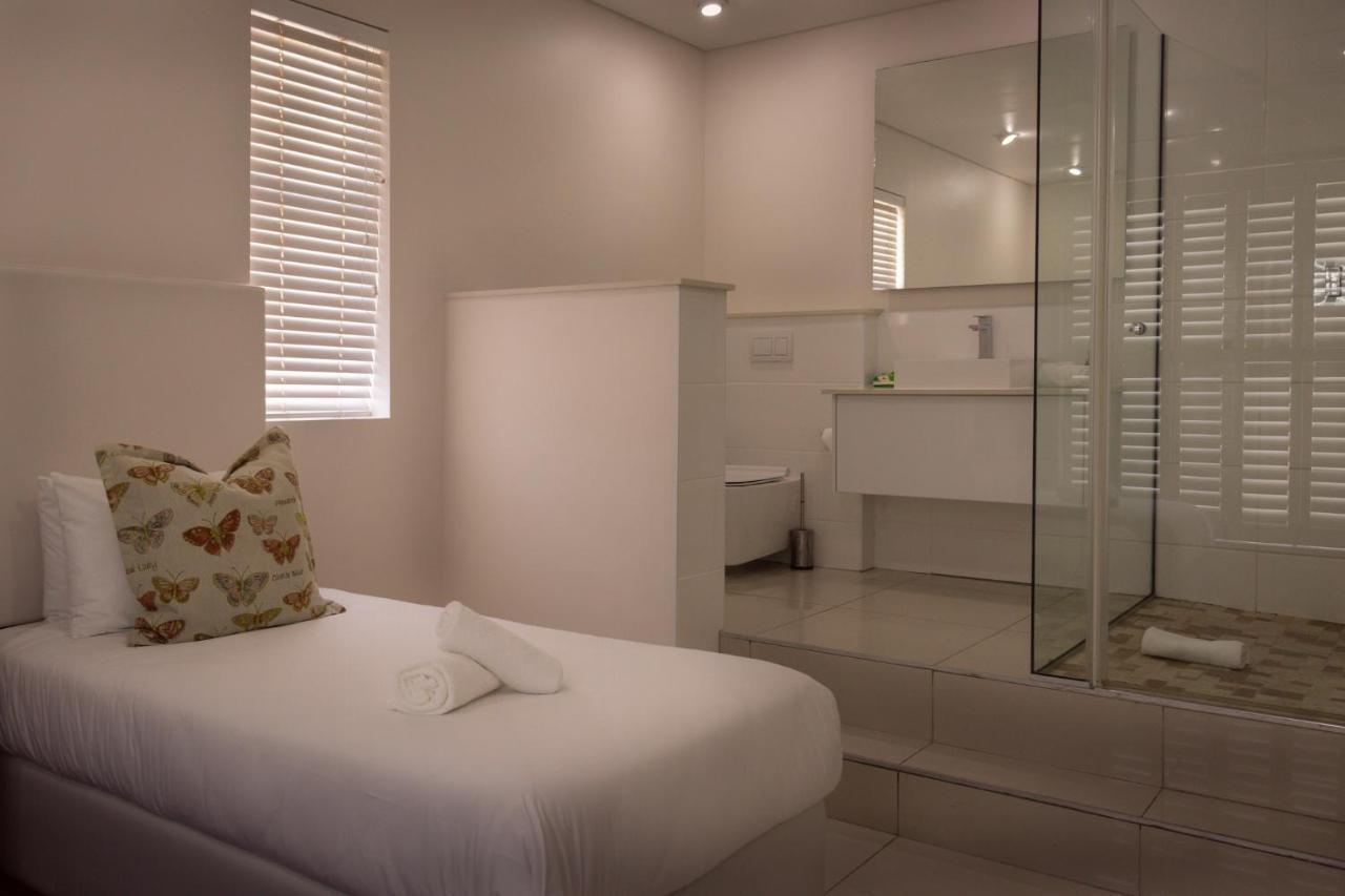 Beach Club Self Catering Apartments Mossel Bay Esterno foto