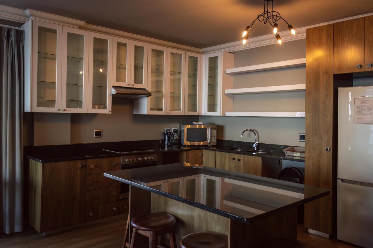 Beach Club Self Catering Apartments Mossel Bay Esterno foto