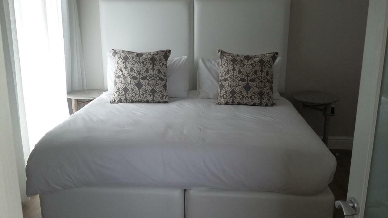 Beach Club Self Catering Apartments Mossel Bay Esterno foto