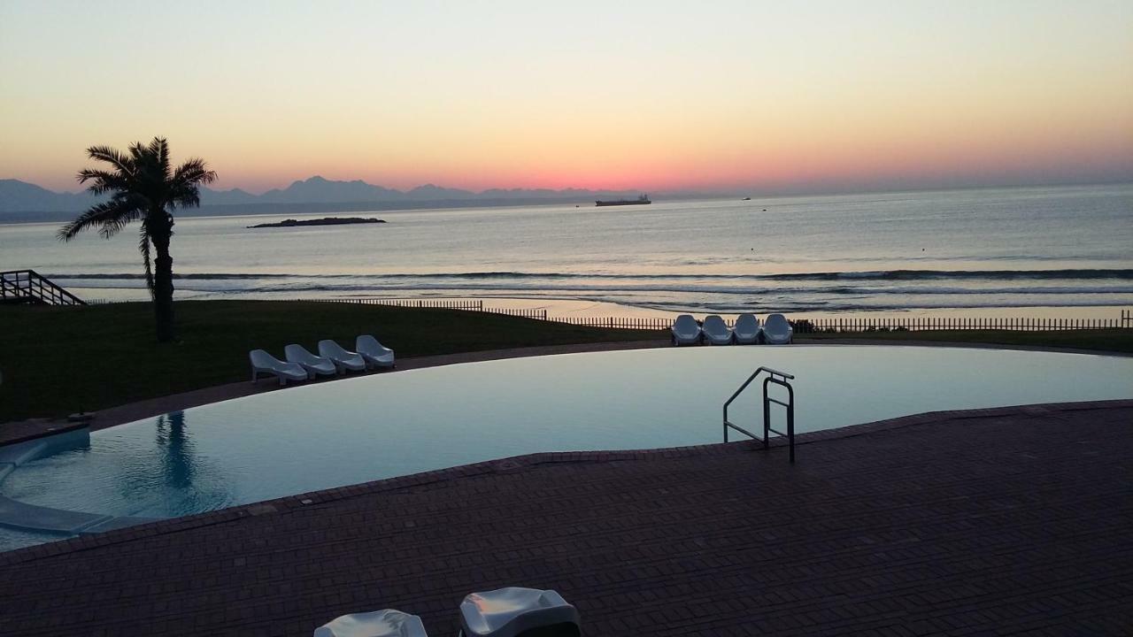 Beach Club Self Catering Apartments Mossel Bay Esterno foto